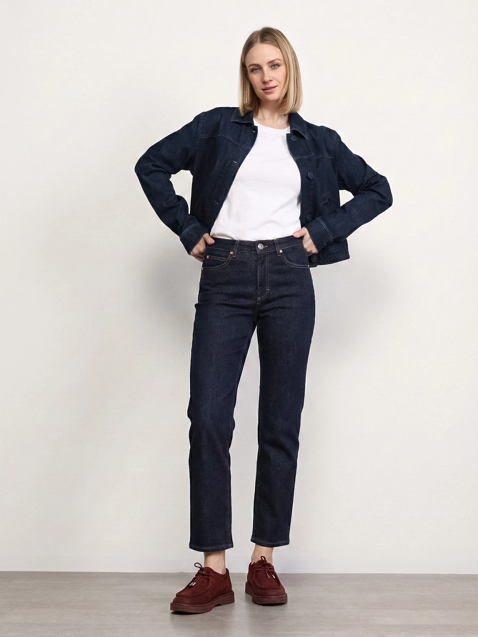 Джинсы темно-синего цвета из смесового хлопка